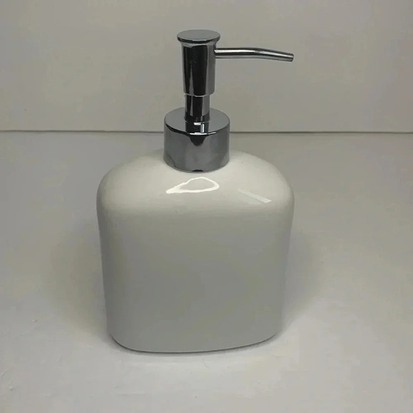 Soap Dispenser Our Name is Mud You Sure That Was 20 Seconds White, Purple New - Picture 3 of 4